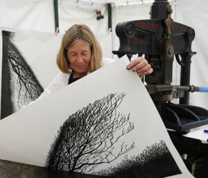 Merlyn Chesterman at Art in Action woodblock printmaker