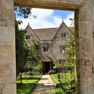 Maker in Residence opportunity at Kelmscott Manor