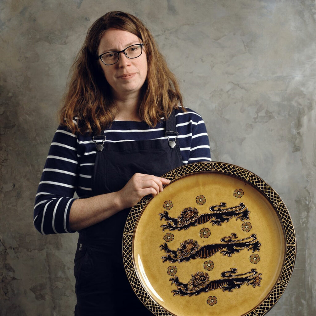 Hannah McAndrew – slipware potter